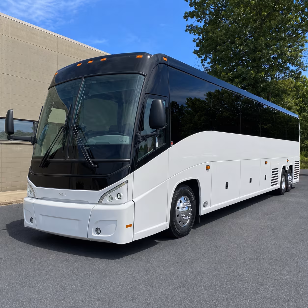 shuttle buses for weekly sunday worship in thousand oaks