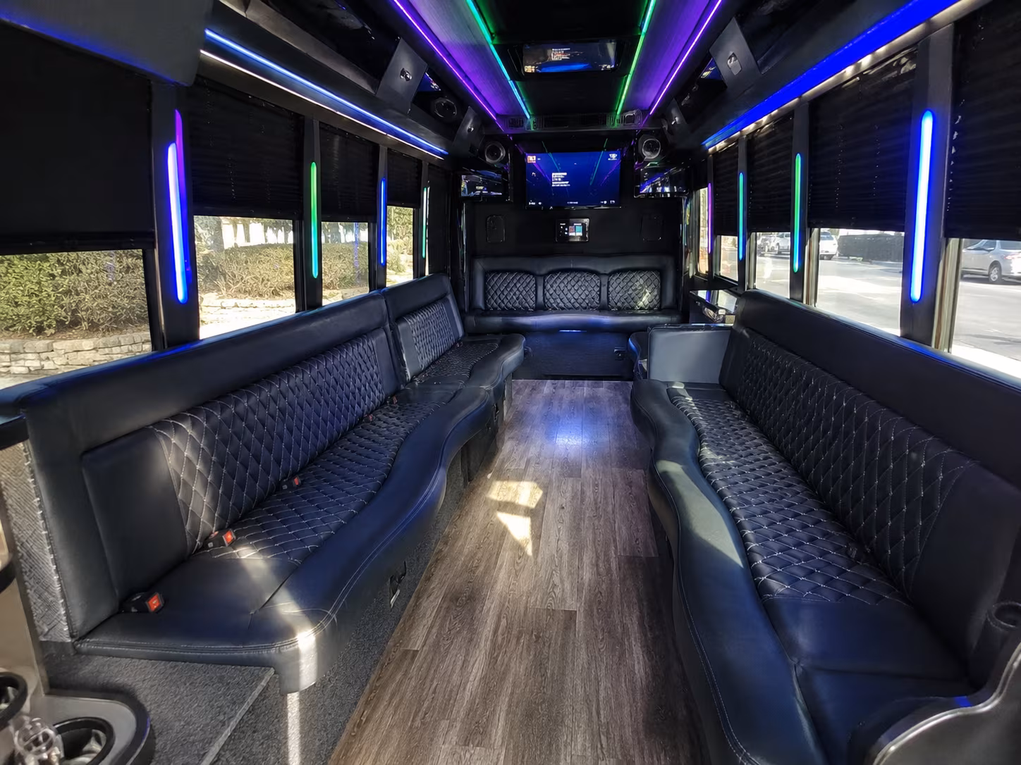 thousand oaks 15 passenger party bus interior