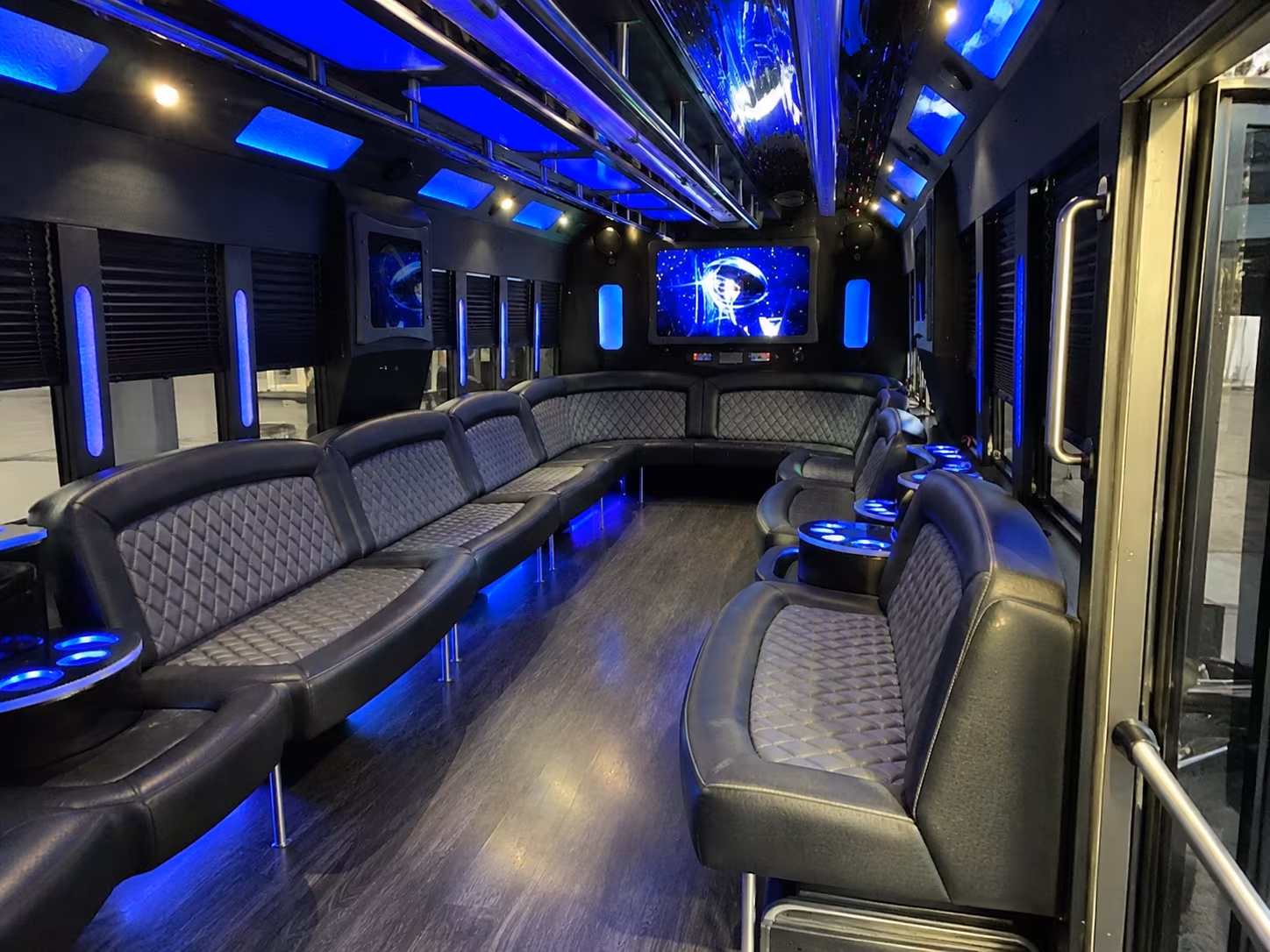 thousand oaks 28 passenger party bus interior